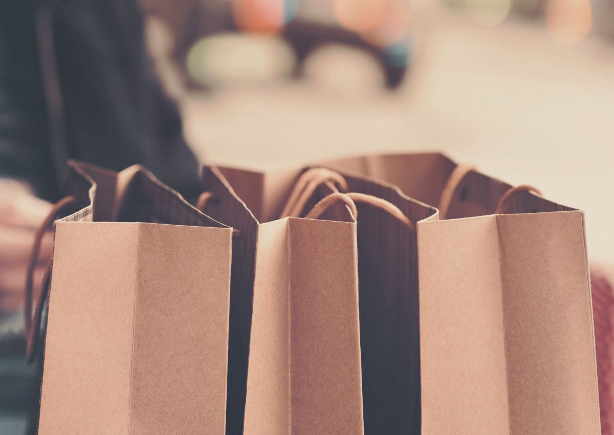 Beyond Shopping: Creative Uses for Custom Paper Bag Printing in Dubai